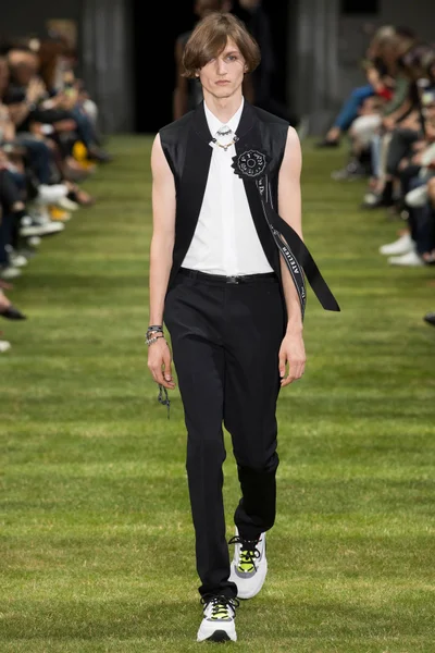 Look 5